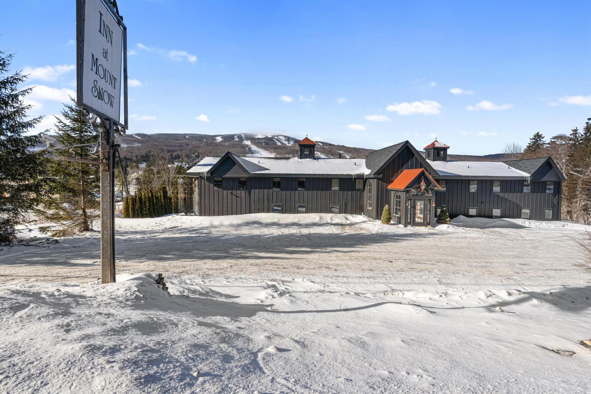 Inn At Mount Snow เวสต์โดเวอร์ ภายนอก รูปภาพ